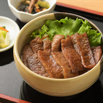 各種ランチメニューを豊富にご用意しております。お仕事の合間や、休日のひとときにもおすすめです。