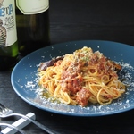 ランチ、ディナー共に種類豊富な季節の素材を使用したパスタを堪能下さい！