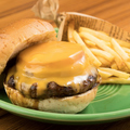料理メニュー写真&nbsp;ビーフ100% HIBACHIグリルチーズバーガー