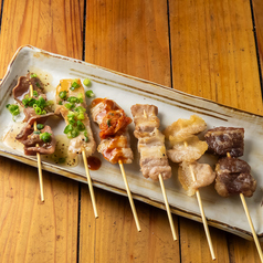 定番の焼き鳥から変わり串まで豊富！お酒のお供にも◎