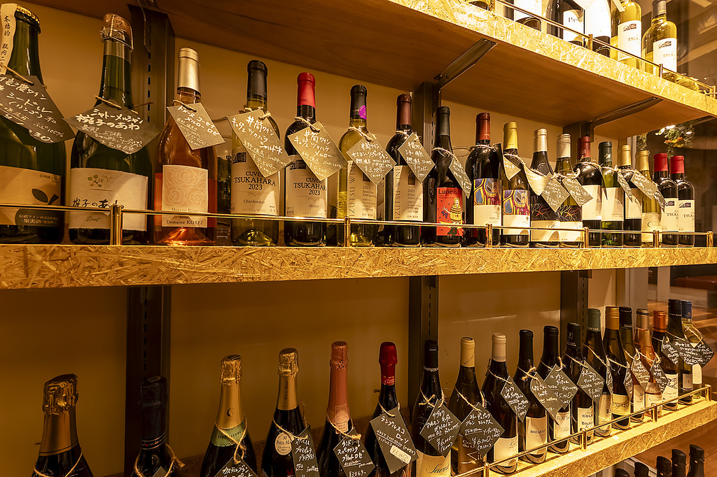自由に入れるセラーには約50種！好みの一本が見つかります！迷ったら気軽に相談して下さい