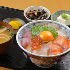 安い×映え×美味いこれがニューツルマツの海鮮丼