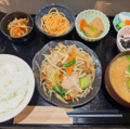 料理メニュー写真&nbsp;肉野菜炒め定食（週替わり）