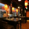 2～4名様までご着席OKのテーブルのお席です。会社帰りで、ご友人同士でぜひご利用ください！ホルモンと相性抜群◎のハイボールやビール、日本酒などお酒もございます！