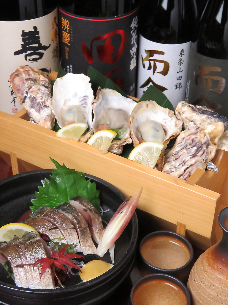 季節のお料理と店主こだわりのお酒の数々。