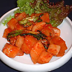 大根キムチ(カクテキ)〈300gカップ詰〉