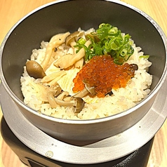 鮭といくらの親子釜飯