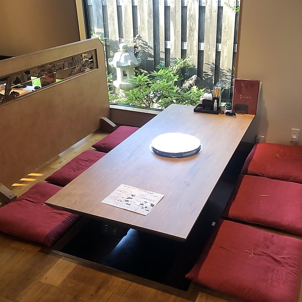 家族でゆったり食べれる♪掘りごたつ席ございます。