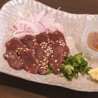 本日のおすすめもご用意♪希少部位の馬レバーも絶品！