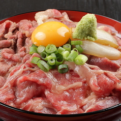 これが本物の味！ツルマツ式肉丼！