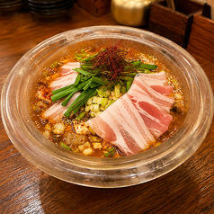 牛骨白湯スンドゥブ肉モツ鍋(Sサイズ)