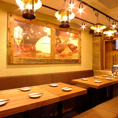 6名様テーブルが2つ並んだ一体感のあるお席です♪(10～12名様向け)