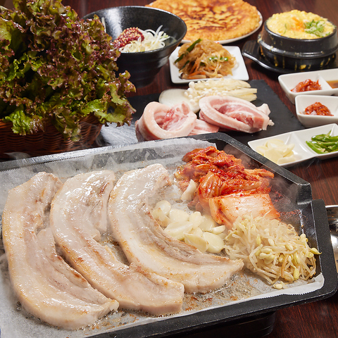 【大阪上本町駅３分】韓国で１６年間韓国料理屋を営んでいた店主が作る本場の味！