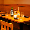 【赤羽で大人数宴会なら◎鳥道酒場へ】12名様～20名様対応の完全個室を完備♪会社宴会や誕生日・家族のお祝いなど、幅広いシーンに対応！単品飲み放題もOK◎広々としたプライベート空間で、名物『鶏餃子＆黒豚餃子』や炭火焼きの「大山鶏」「京紅地鶏」など絶品地鶏料理を満喫♪赤羽での団体宴会はぜひ当店へ！