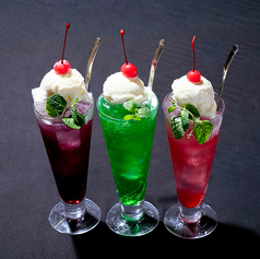 【懐かしさ×映え】大人のご褒美クリームソーダ♪