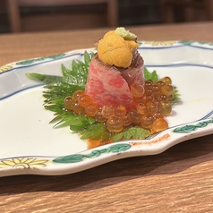 炙り神戸牛うにいくらのせ (1個)