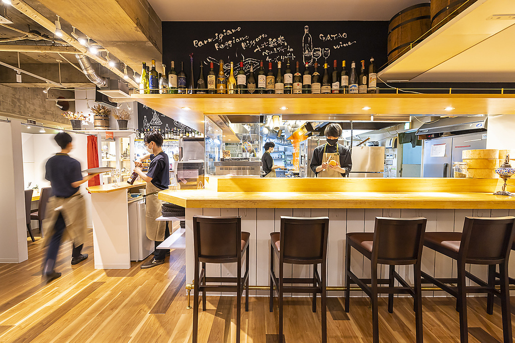 カウンター席はライブ感があって楽しい♪