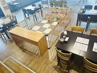 広々としたお洒落な空間でお楽しみください！