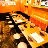 【宴会に最適◎】飲み放題付きコースでコスパ最高！最大2時間の飲み放題が付いた充実コースが3,000円から！朝締め鶏の串焼きや旬魚、土鍋ご飯など内容も大満足◎歓送迎会・会社宴会・デートなど、シーンに合わせて選べるコースが豊富。広々空間＆喫煙スペース完備で、学生さんやサラリーマンにも大好評！
