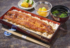 【幻の1本焼き鰻重】(吸い物・香の物・デザート付)※画像は一例です。