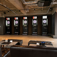 各お席にダーツマシーンあり！！