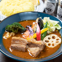 ボリューム満点店主一押し《豚角煮ベジカレー1580円》