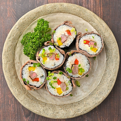 炙り和牛とアボカドのらいぜんロール