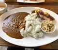 料理メニュー写真&nbsp;キーマカレー　ロティサリーチキン 1ピース