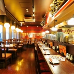 優しい照明と中華と台湾の雰囲気を感じながら、炎の料理人が腕を振るう創作料理をお楽しみください！