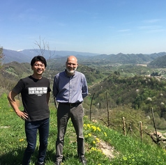 ブドウ畑の見学も毎年行っています！の写真