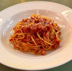 にんにくとモッツァレラのトマトソースパスタ