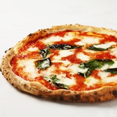 【Recipe4】焼きあがったピッツァはコルニッチョーネがもちもちで所々に焦げ目がある。