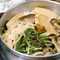 料理メニュー写真 きのこと山菜の釜飯