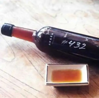 こだわりの熟成赤酢を使用