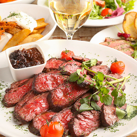 人形町の裏路地に佇む、オシャレで開放的な大人の空間で世界各国のワインを楽しむ◎