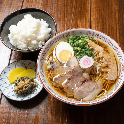 当店自慢の中華そば!お得なライスセットは税込1,000円でご提供♪