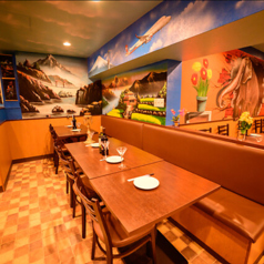 席レイアウトの変更もＯＫ4～20名様。さらに50名様迄など様々な人数にも対応♪カーテンで仕切って個室感覚でお楽しみいただくこともできます。大人数の宴会やパーティにはお気軽にご連絡ください！！コースプランも食べ放題♪ランチ♪ディナー♪女子会♪誕生日に飲み放題付きでご用意。至福のひとときをお過ごしください。