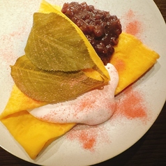 桜ホイップと春あずきのクレープ 桜餅風