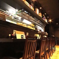 【少人数歓迎！】店主との心地よい会話も楽しみながら、出来立ての料理を味わえるカウンター席！日常のサク飲みや0次会等、少人数でのご利用にオススメです♪