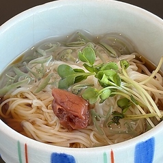 冷やしそうめんと生順菜