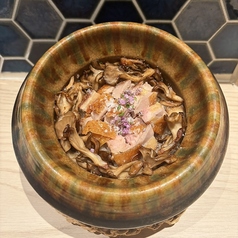 【季節限定】黒さつま地鶏と季節野菜の土鍋