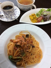 平日ランチはパスタ、グラタン、ハンバーグの3種類