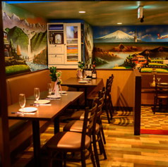 席レイアウトの変更もＯＫ4～20名様。さらに50名様迄など様々な人数にも対応♪カーテンで仕切って個室感覚でお楽しみいただくこともできます。大人数の宴会やパーティにはお気軽にご連絡ください！！コースプランも食べ放題♪ランチ♪ディナー♪女子会♪誕生日に飲み放題付きでご用意。至福のひとときをお過ごしください。