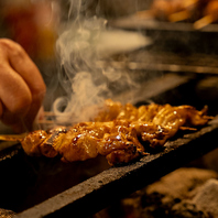 手の元が光る!!職人の出来立て焼き鳥!!