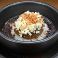 料理メニュー写真&nbsp;石焼チーズ手捏ねハンバーグの黒ナッツカレー ハーフ