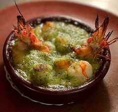 天然海老とじゃがいもの香草バター焼き