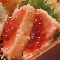 料理メニュー写真&nbsp;鮭の天ぷらいくらのせ