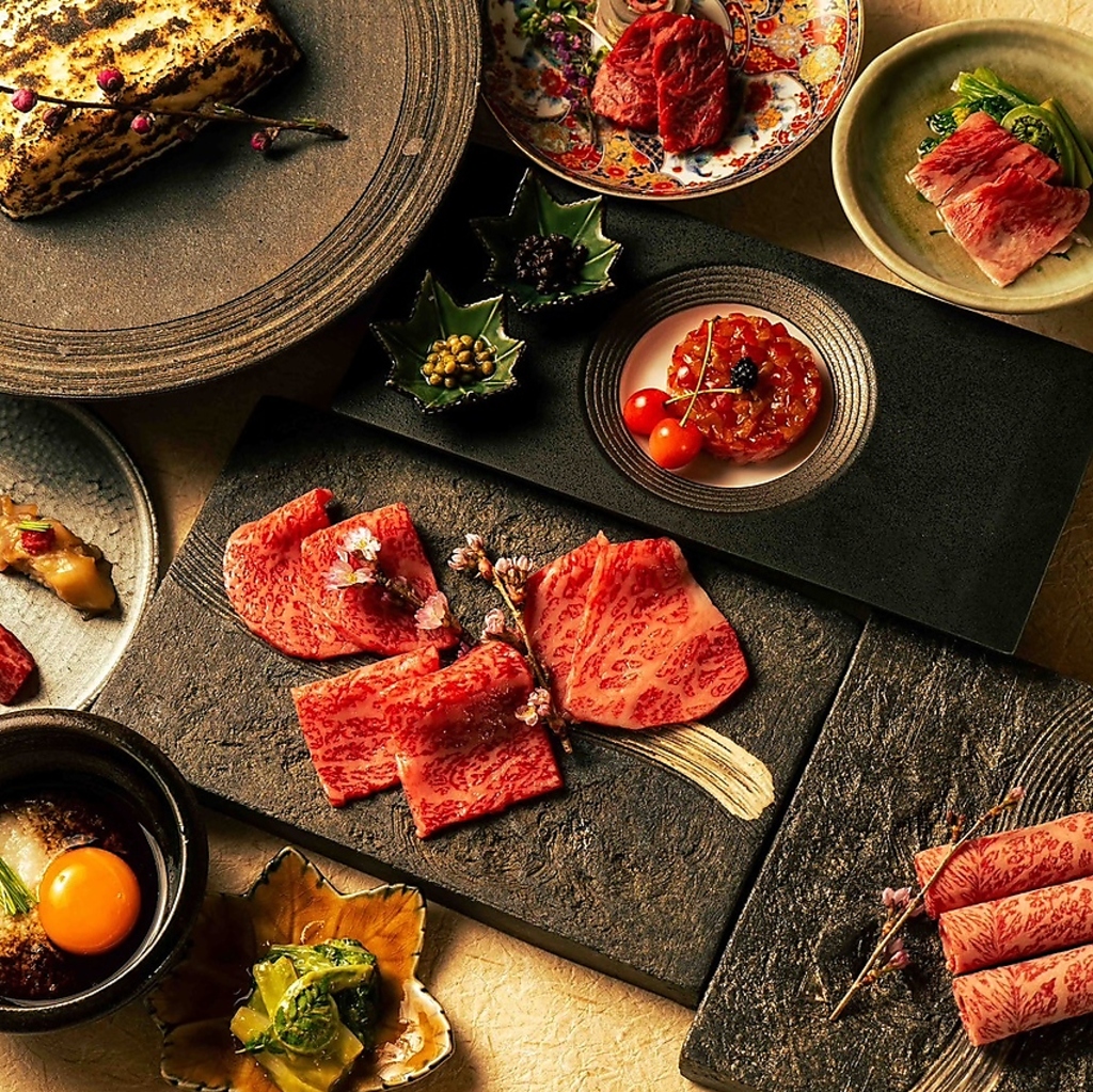 当店自慢の洗いダレで楽しむ焼肉。お出汁の香りと旨味を感じられます。