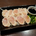 料理メニュー写真&nbsp;広島熟成鶏ささみのたたき山葵醤油　380円