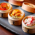 贅沢な海鮮焼売をはじめ、旬菜をたっぷりの蒸気で仕上げた一品や人気のせいろ蒸し料理も多数ご用意